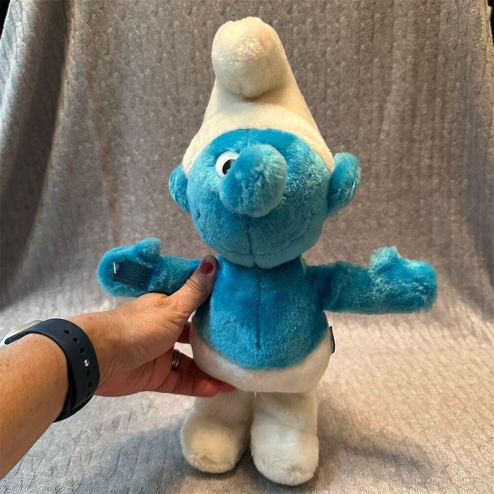 Vintage 1981 Smurf Plush Toy by Peyo Wallace Berrie Co., Stuffed Animal